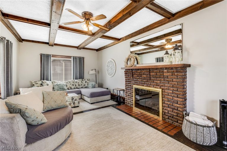 106 Neil Street, Niles, OH - Photo 6