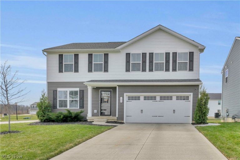 180 Wild Flower Drive, Elyria, OH - Photo 2