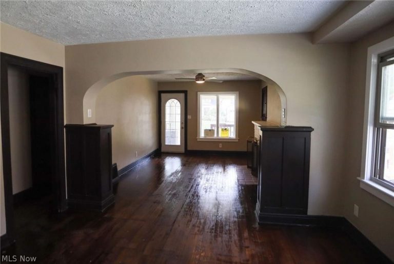 138 Clifton Drive, Boardman, OH - Photo 5