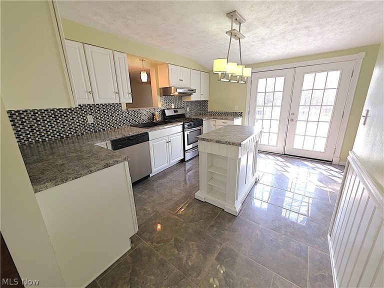 80 May Avenue, Northfield Village, OH - Photo 3