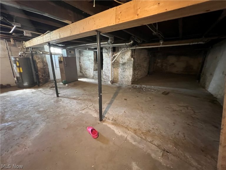 9407 Benham Avenue, Cleveland, OH - Photo 8