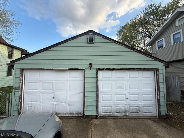 1301 Wertz Avenue, Canton, OH - Photo 2