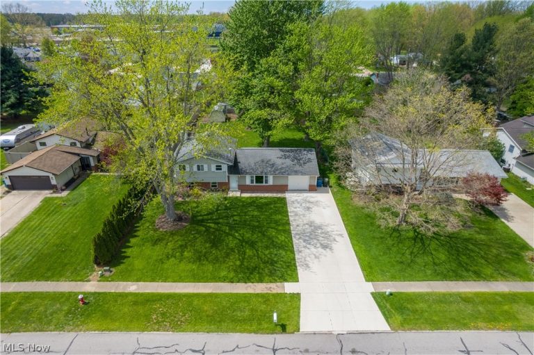 6974 Wil Lou Lane, North Ridgeville, OH - Photo 2