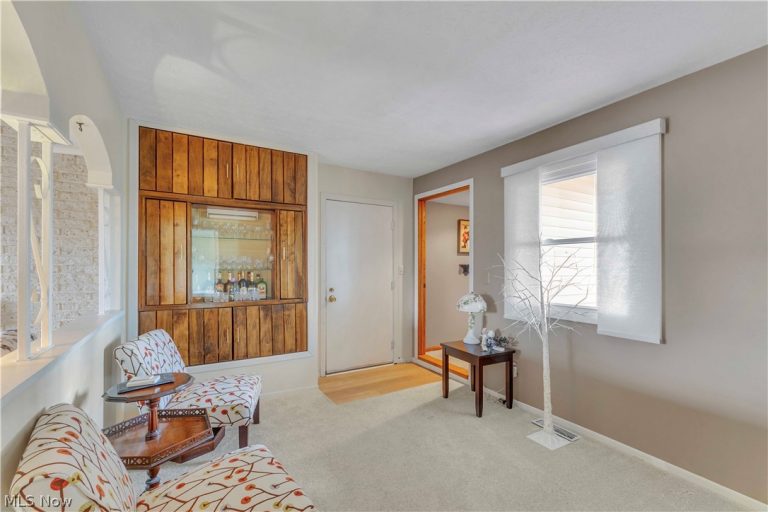 563 Carpenter Road, Brunswick, OH - Photo 4