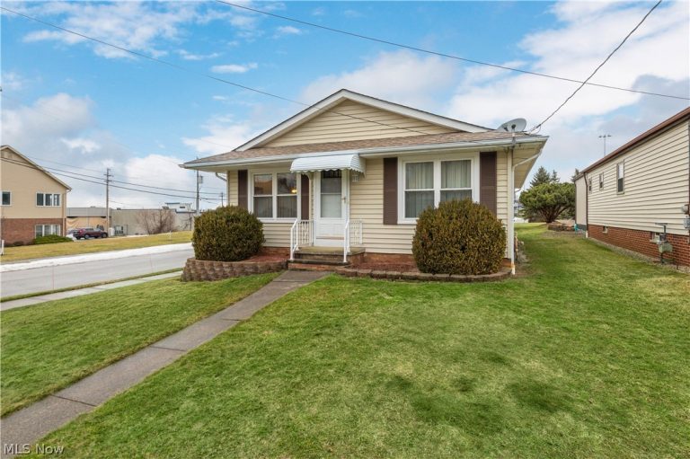 380 Orchardview Road, Seven Hills, OH - Photo 2