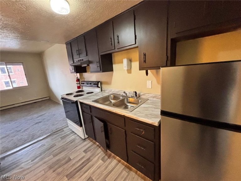 519 Crosby Street #8, Akron, OH - Photo 2