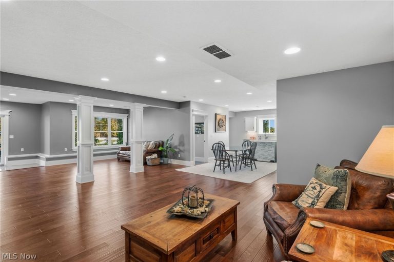 577 Lyonswood Drive, Hinckley, OH - Photo 8