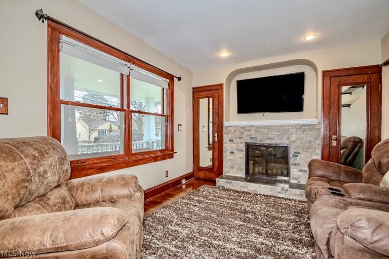 1383 Churchill Road, Lyndhurst, OH - Photo 5