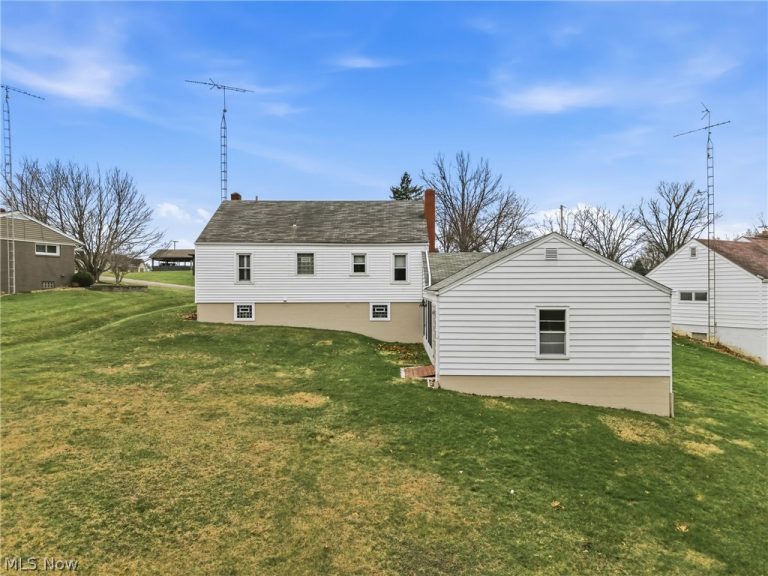 739 Sunset Drive, Lisbon, OH - Photo 3