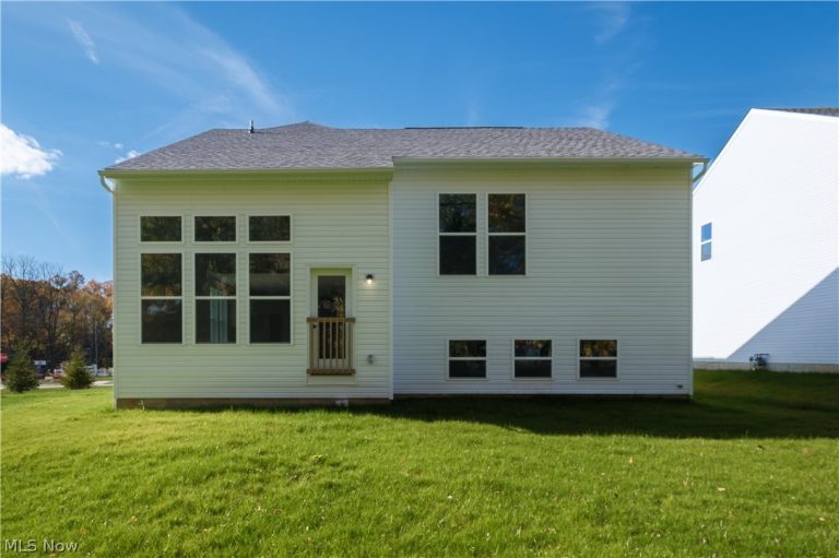 3831 Golden Wood Way, Green, OH - Photo 4