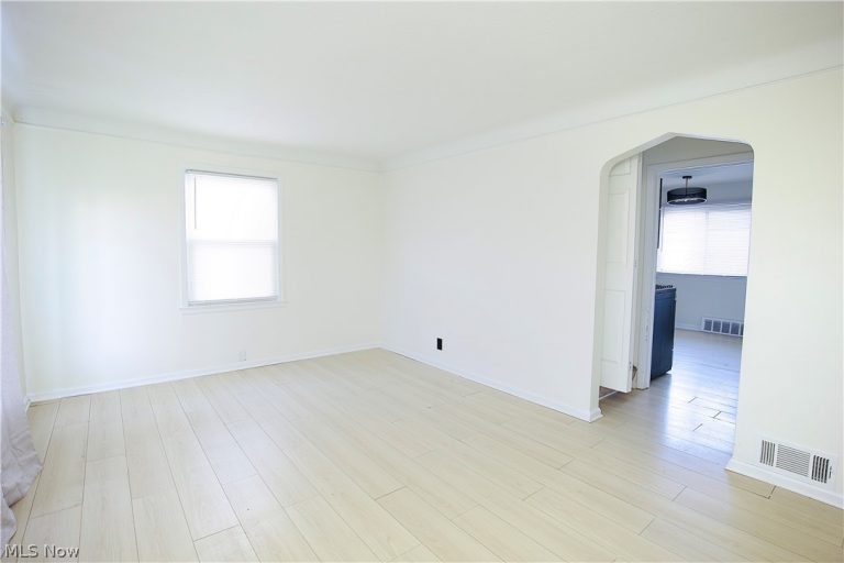 13410 Hathaway Road, Garfield Heights, OH - Photo 4