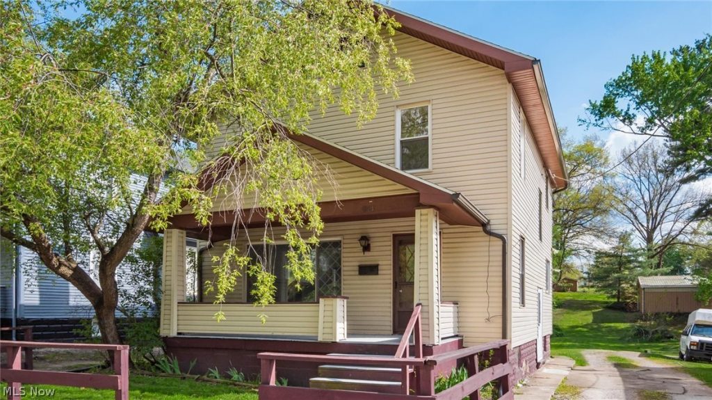 954 Pershing Road, Zanesville, OH