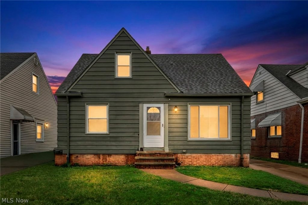 9410 Beech Avenue, Brooklyn, OH