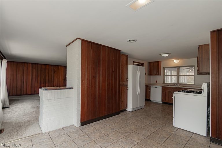 8101 Middlesex Road, Mentor, OH - Photo 6