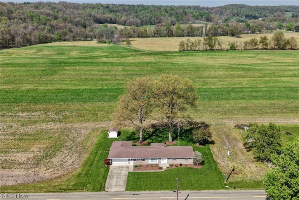 7090 Winfield Strasburg Road, Strasburg, OH