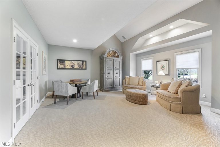 6487 Dorset Lane, Solon, OH - Photo 4