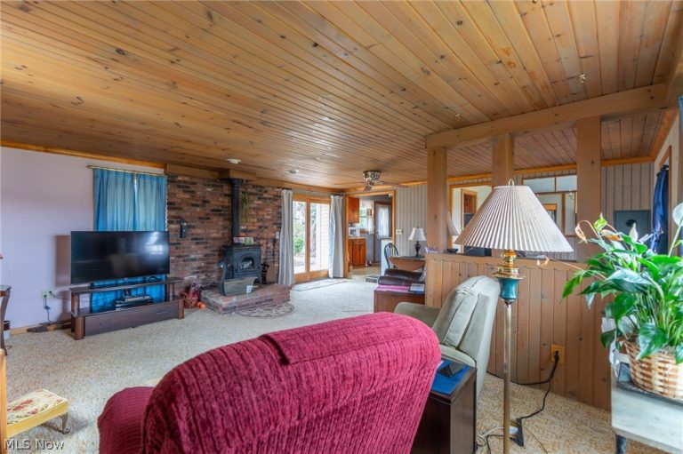 28 Wellesly Boulevard, Painesville, OH - Photo 6