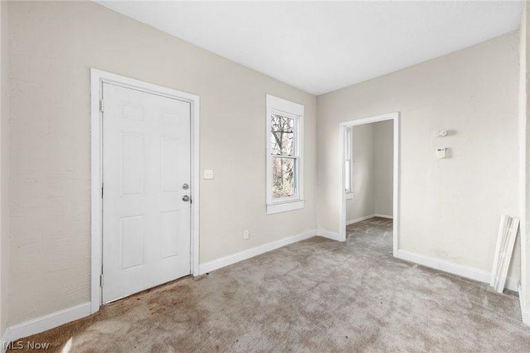 9610 Edmunds Avenue, Cleveland, OH - Photo 6