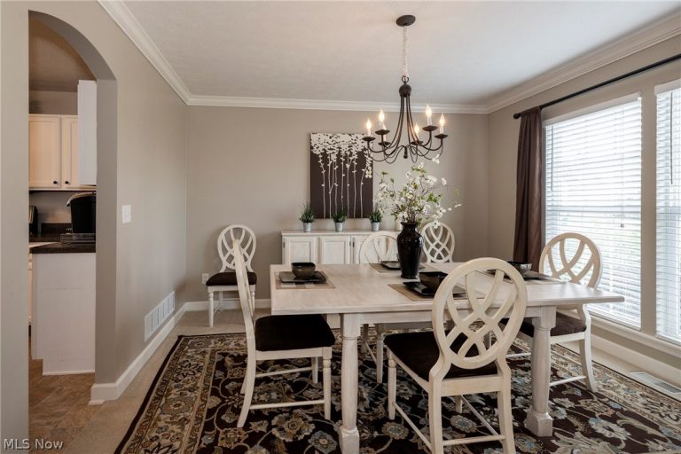 37049 Chaddwyck Lane, North Ridgeville, OH - Photo 2