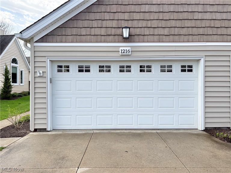1216 Canyon View Road, Sagamore Hills, OH - Photo 2