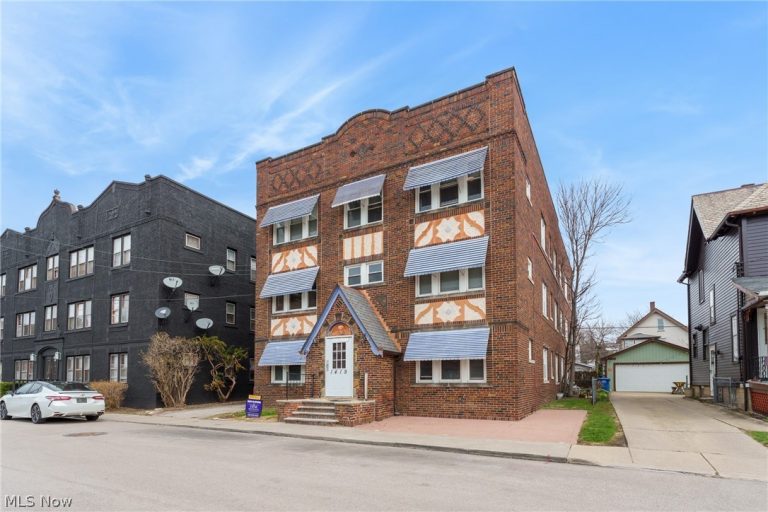 1419 Roycroft Avenue, Lakewood, OH - Photo 2