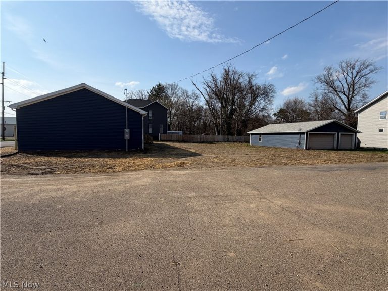 805 Lee Street, Zanesville, OH - Photo 3
