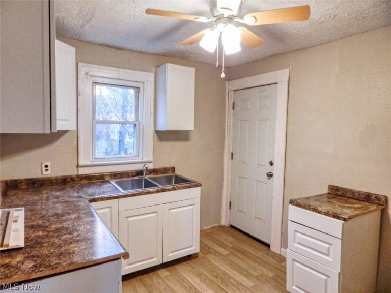 836 5th Avenue, Akron, OH - Photo 5