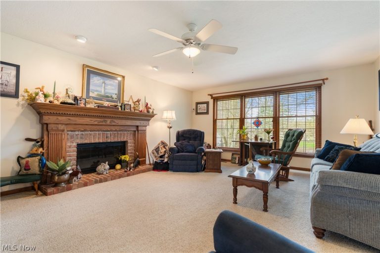 4381 Golden Eagle Road, Massillon, OH - Photo 5