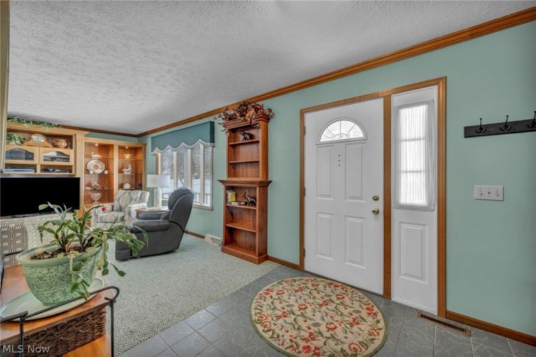 9217 Bechtel Road, Elyria, OH - Photo 5