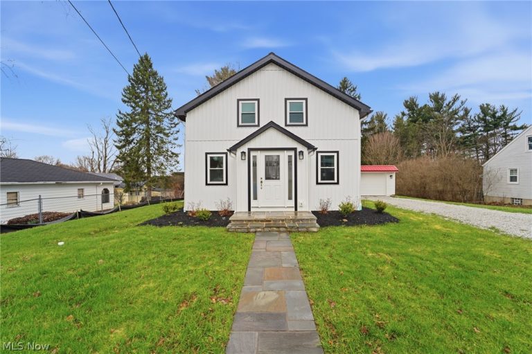 13829 Carlton Street, Burton, OH, 44021