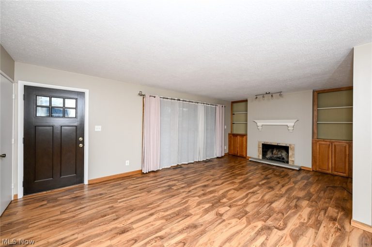 287 Edgewood Drive, Berea, OH - Photo 2