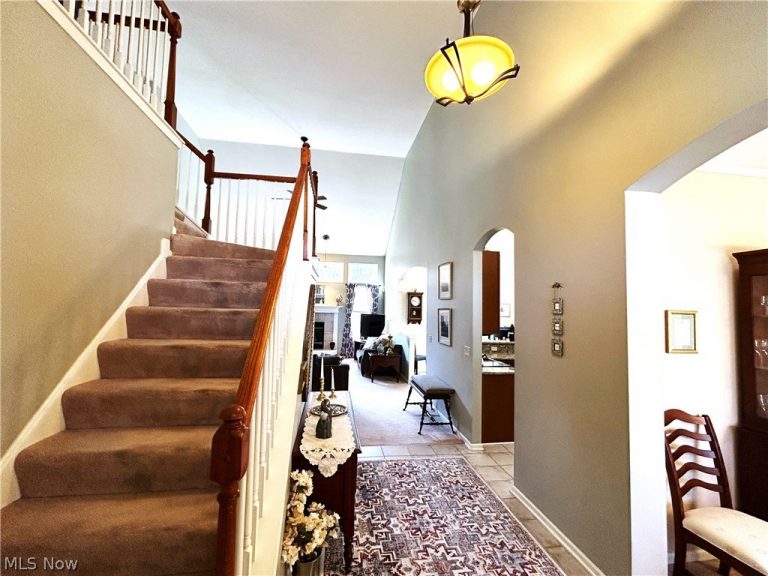 15220 Chestnut Oak Lane, Strongsville, OH - Photo 2