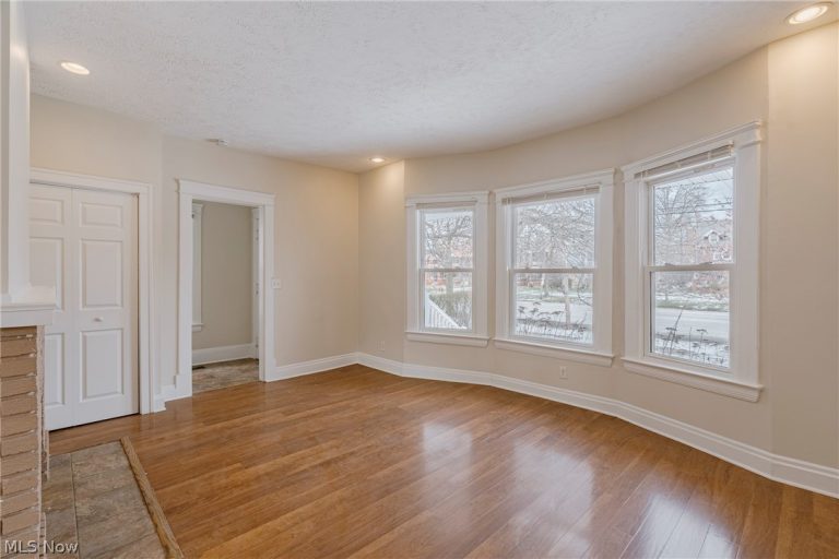14915 Clifton Boulevard, Lakewood, OH - Photo 3