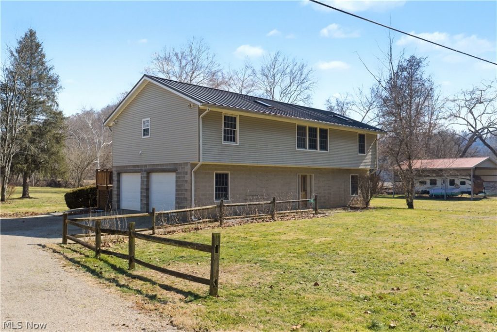 416 Babcock Road, Beverly, OH