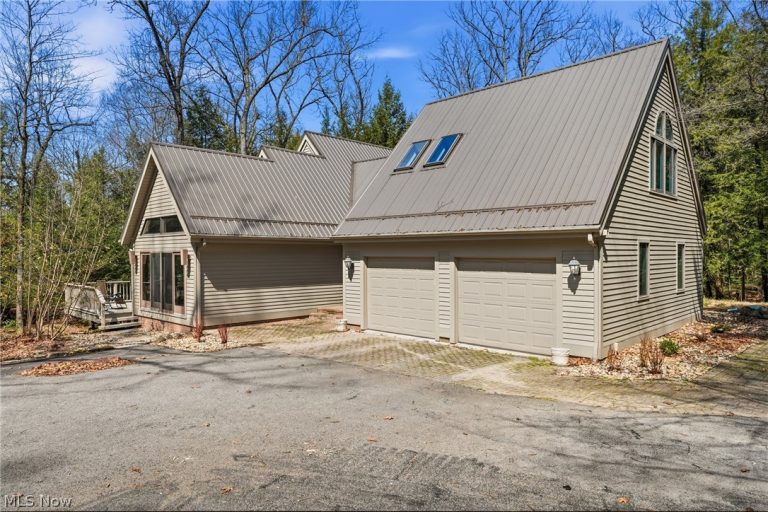5700 Clingan Road, Struthers, OH - Photo 2