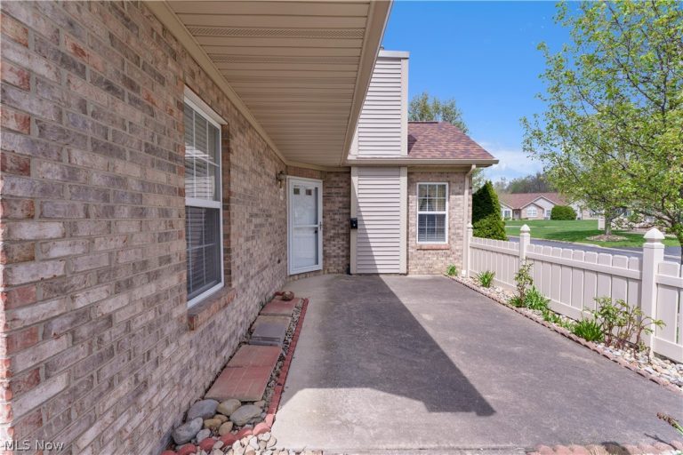 695 Western Reserve Road #602, Poland, OH - Photo 3