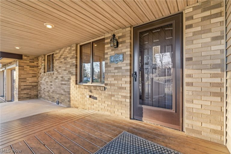 3595 Rolling Ridge Road, Canton, OH - Photo 6