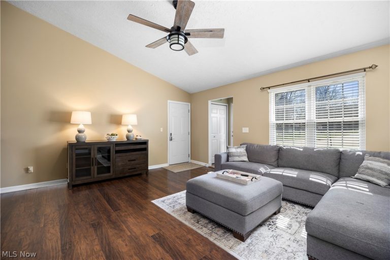 37502 Doovys Street, Avon, OH - Photo 5