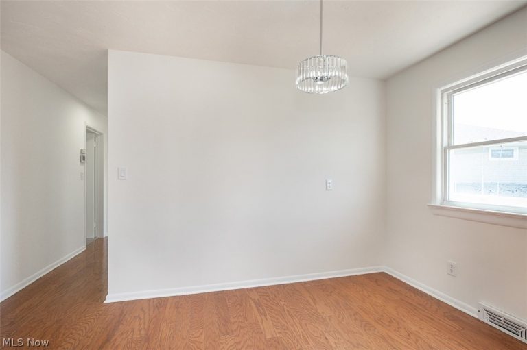 13600 Royal Boulevard, Garfield Heights, OH - Photo 3