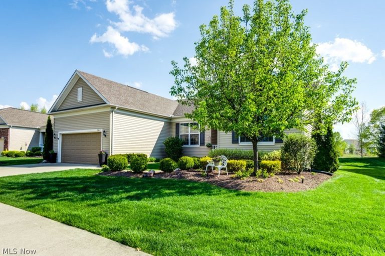 38475 Kingsbury Drive, North Ridgeville, OH - Photo 2