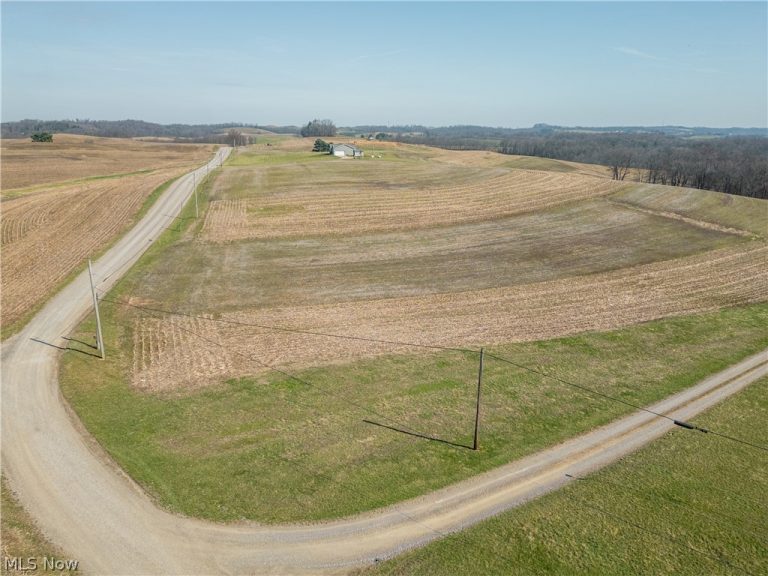 Pleasant Hill Drive, Fresno, OH - Photo 8