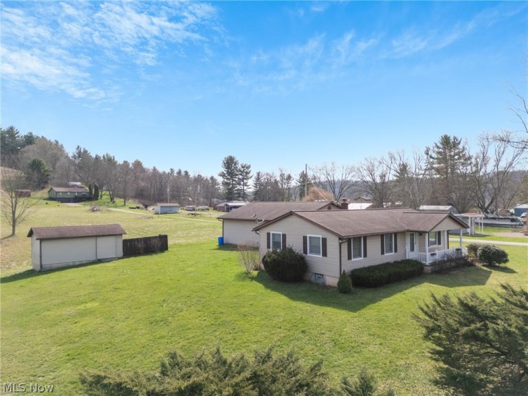1090 Fort Road, Dellroy, OH - Photo 4