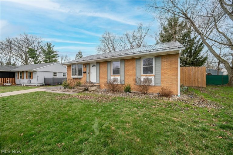 3295 Clearwater Street, Warren, OH - Photo 4