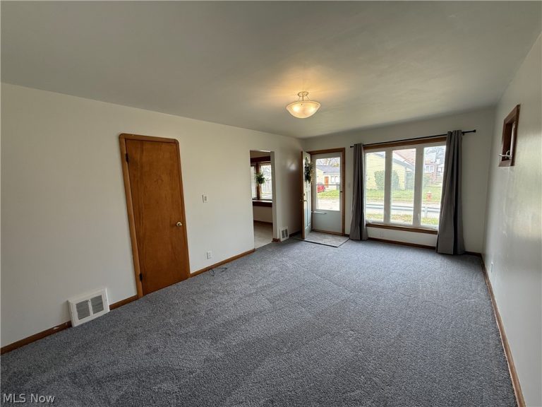 17201 Martha Road, Cleveland, OH - Photo 3