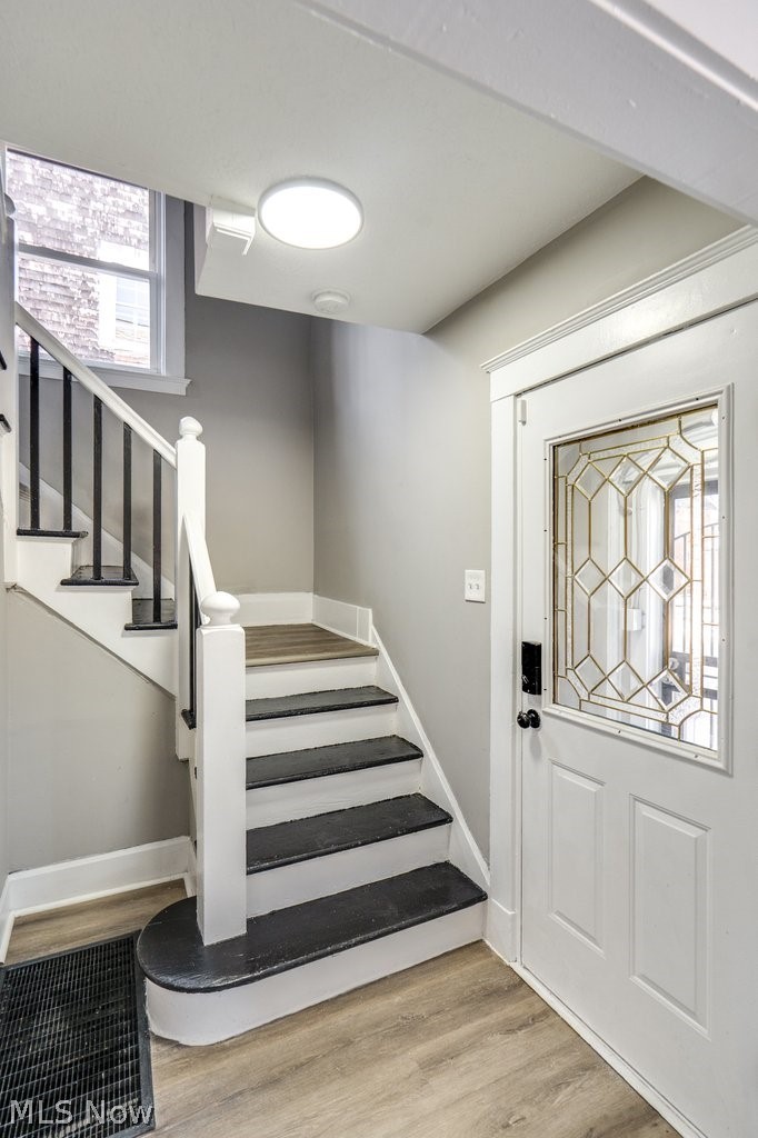 561 Melrose Street, Akron, OH - Photo 2