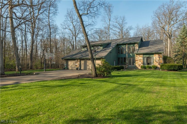 6880 Cliffside Drive, Vermilion, OH - Photo 2