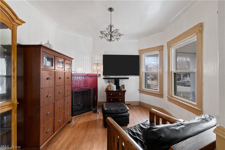 1544 Wyandotte Avenue, Lakewood, OH - Photo 8