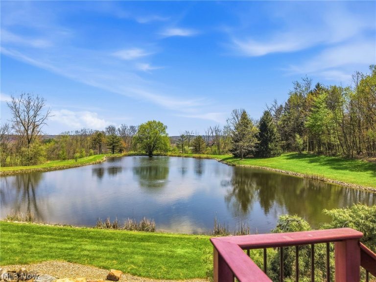 1803 Whisper Bluff Trail, Hinckley, OH - Photo 3