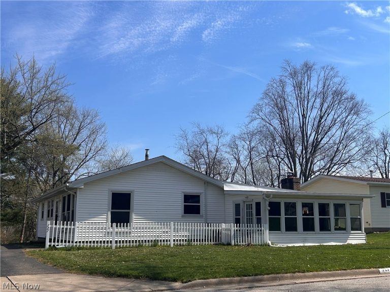 727 Circle Hill Road, North Canton, OH, 44720