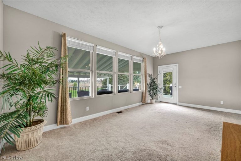 38475 Kingsbury Drive, North Ridgeville, OH - Photo 8